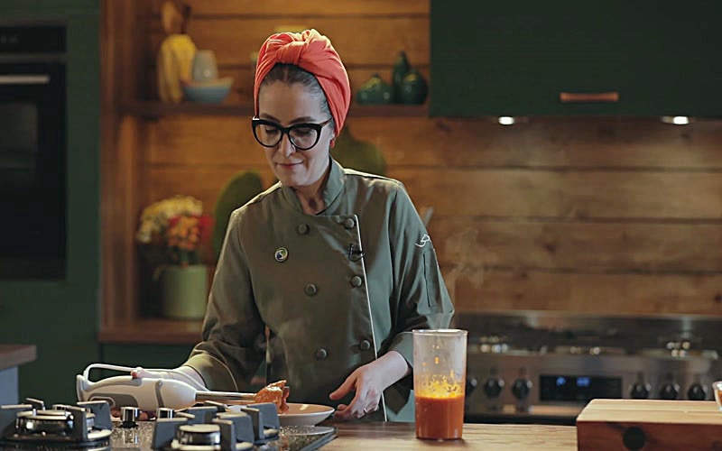 Кухня Снева - курица с томатным соусом и сыром.