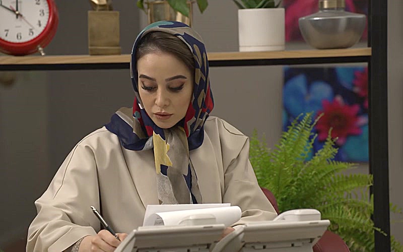 Обычные люди - Сезон 1, Серия 4: Красный сюрприз