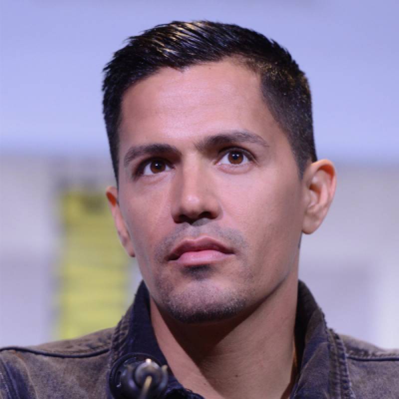 Jay Hernandez