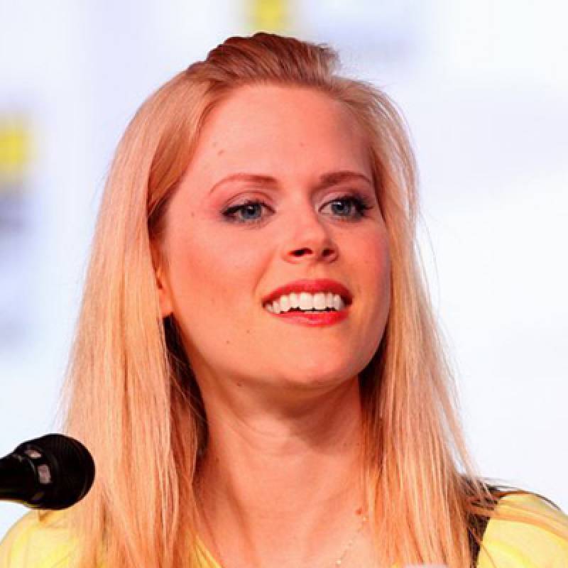 janet varney