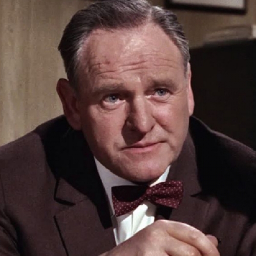 Bernard Lee