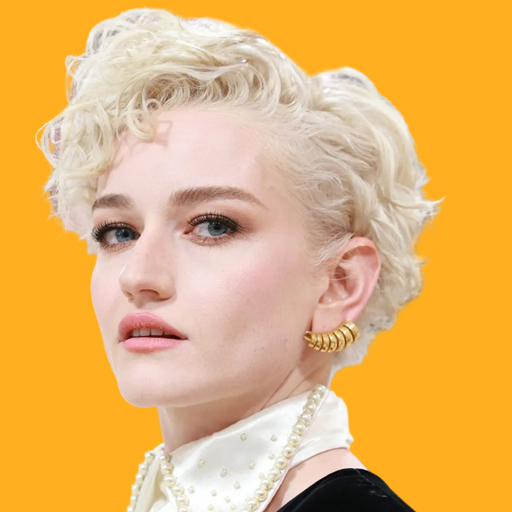 Julia Garner