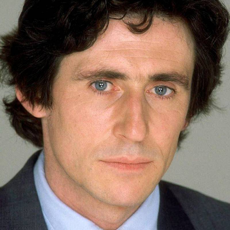 Gabriel Byrne