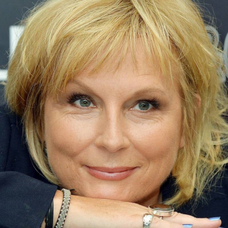 Jennifer Saunders