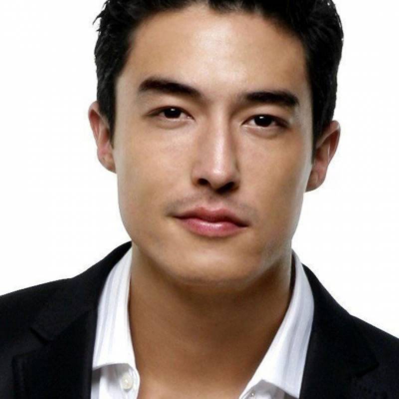 Daniel Henney