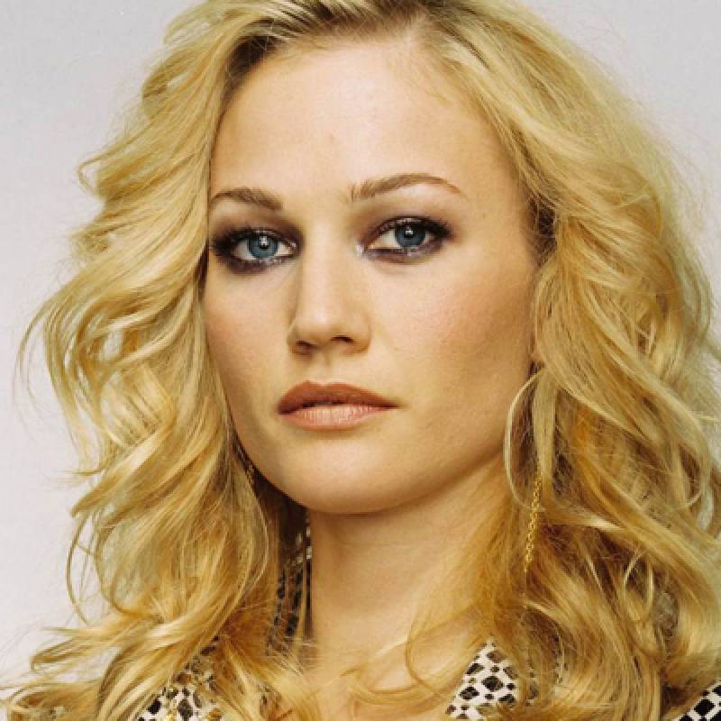 Sarah Wynter